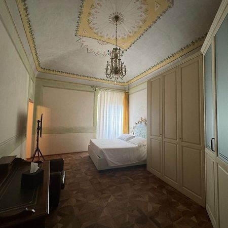 Urbino Apartments - Palazzo Paltroni Studio Bagian luar foto