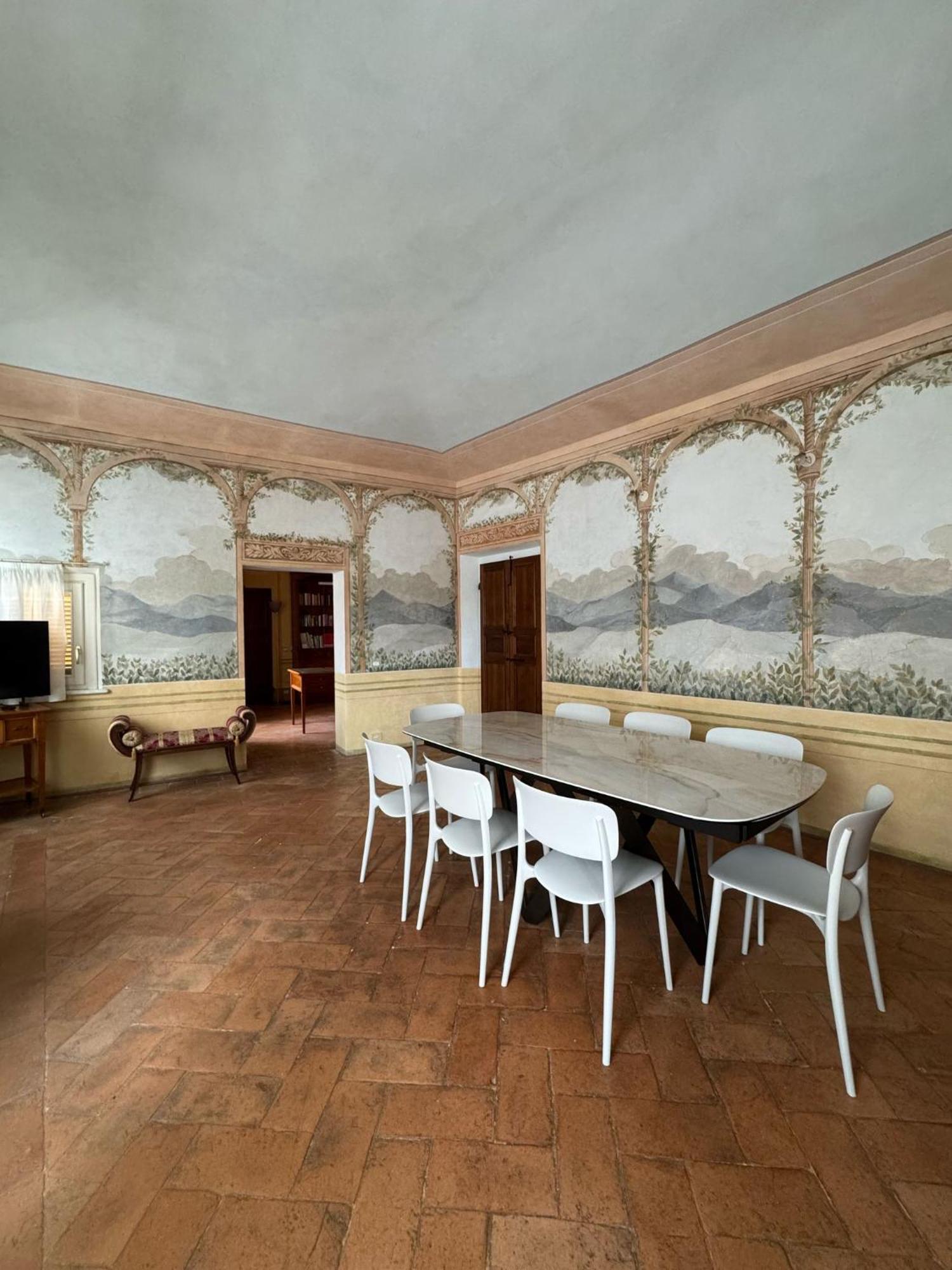 Urbino Apartments - Palazzo Paltroni Studio Bagian luar foto